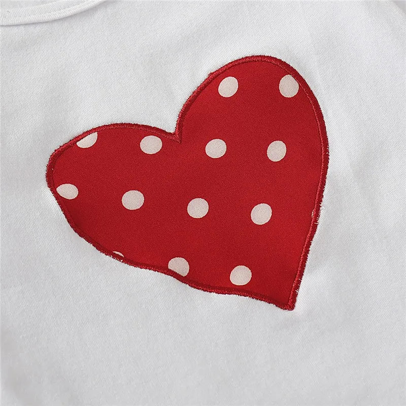 Perfect gift for baby girls – 3-piece love heart outfit set for 0–18 months