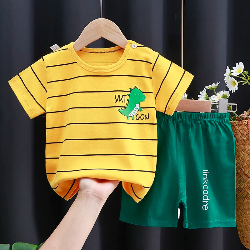 Stylish kids summer clothes – boys and girls t-shirt and shorts set